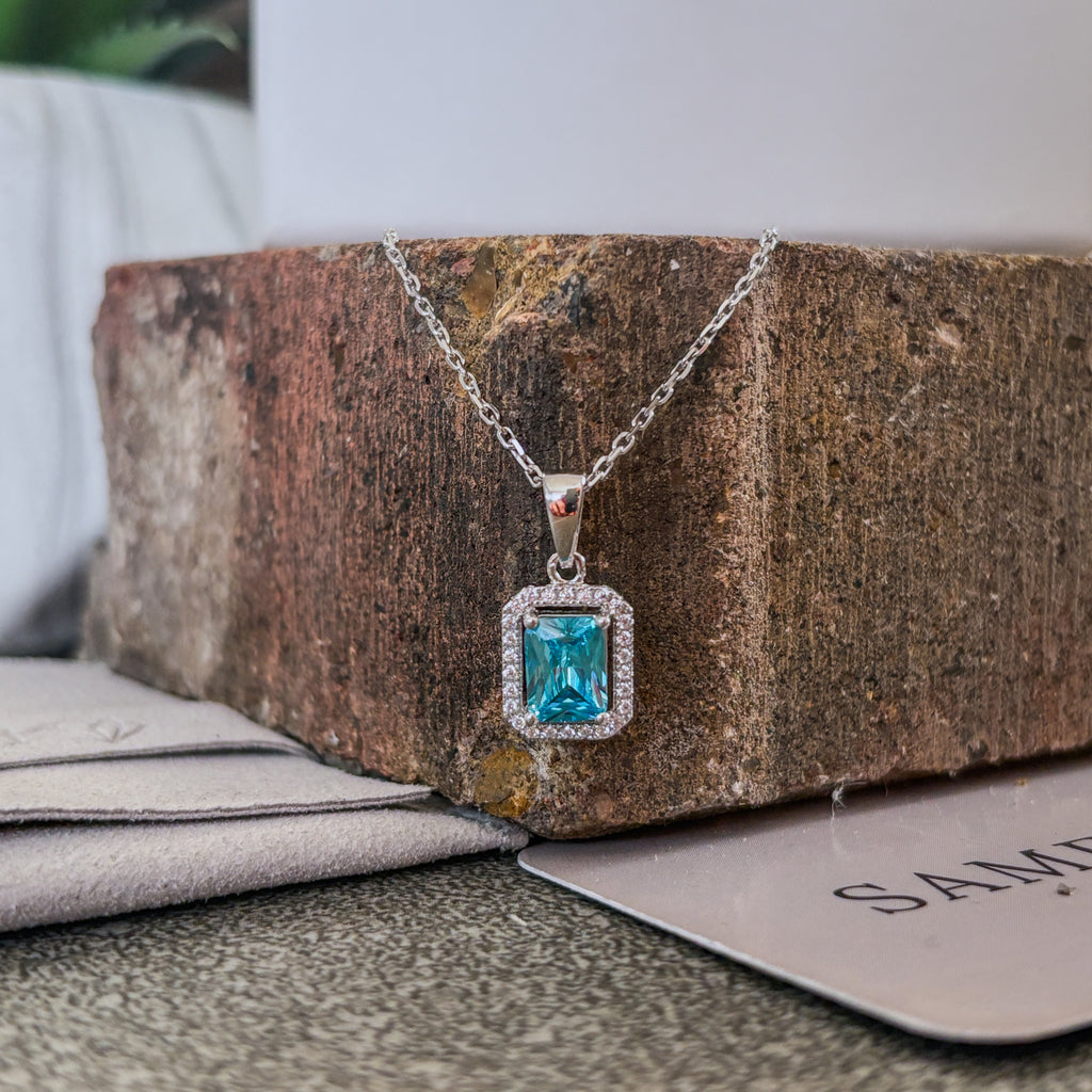 Lucent Pendant