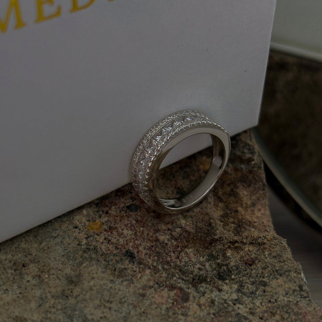 Luxe Eternity Band