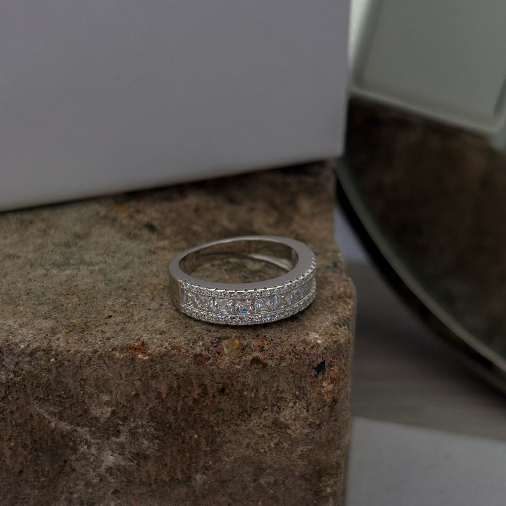 Luxe Eternity Band