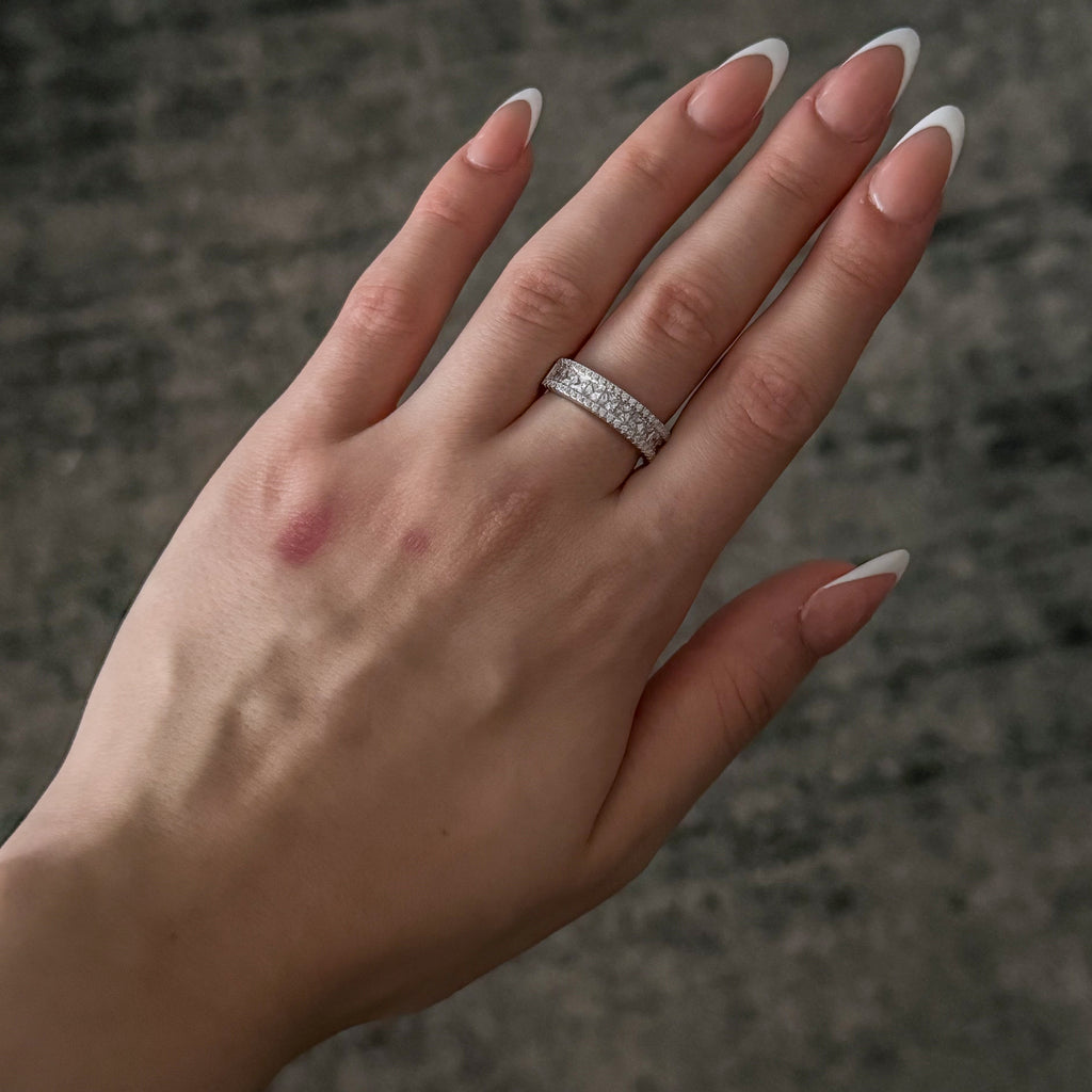 Luxe Eternity Band