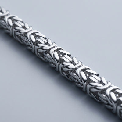 Close-up of the links on the Anvil Weave bracelet