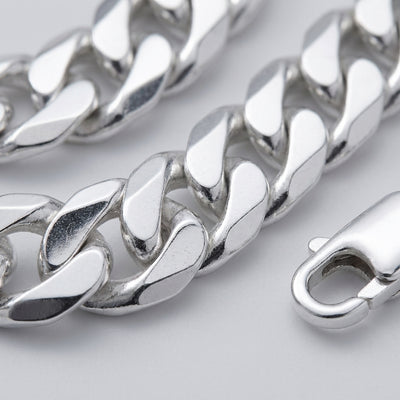 Close-up of the links on the Forge Curb bracelet