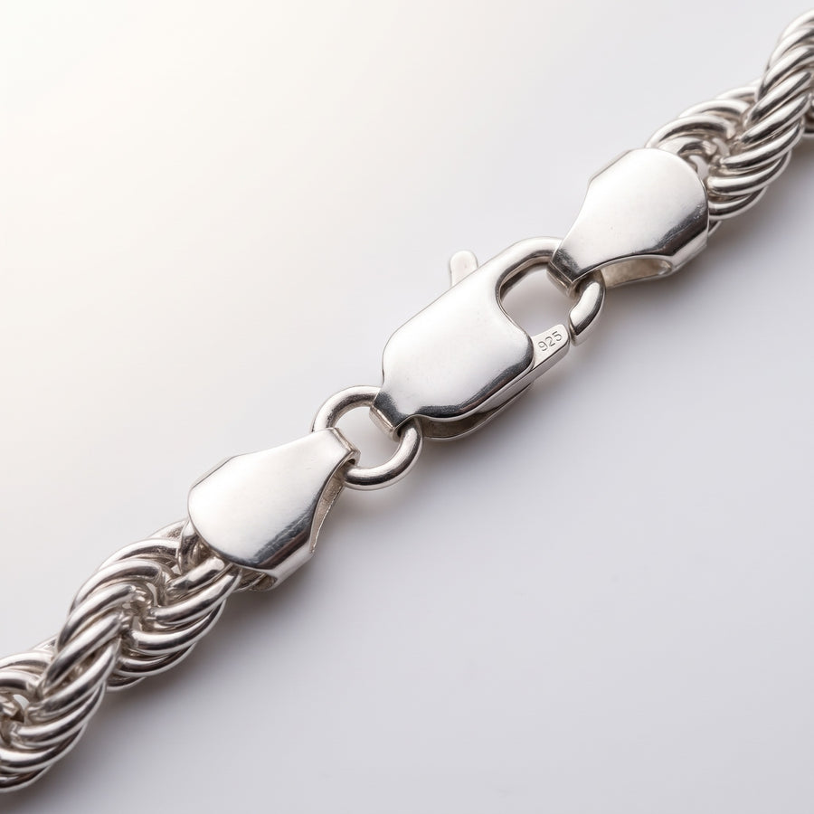 Close-up of the clasp on the Helix Rope Bracelet 7mm