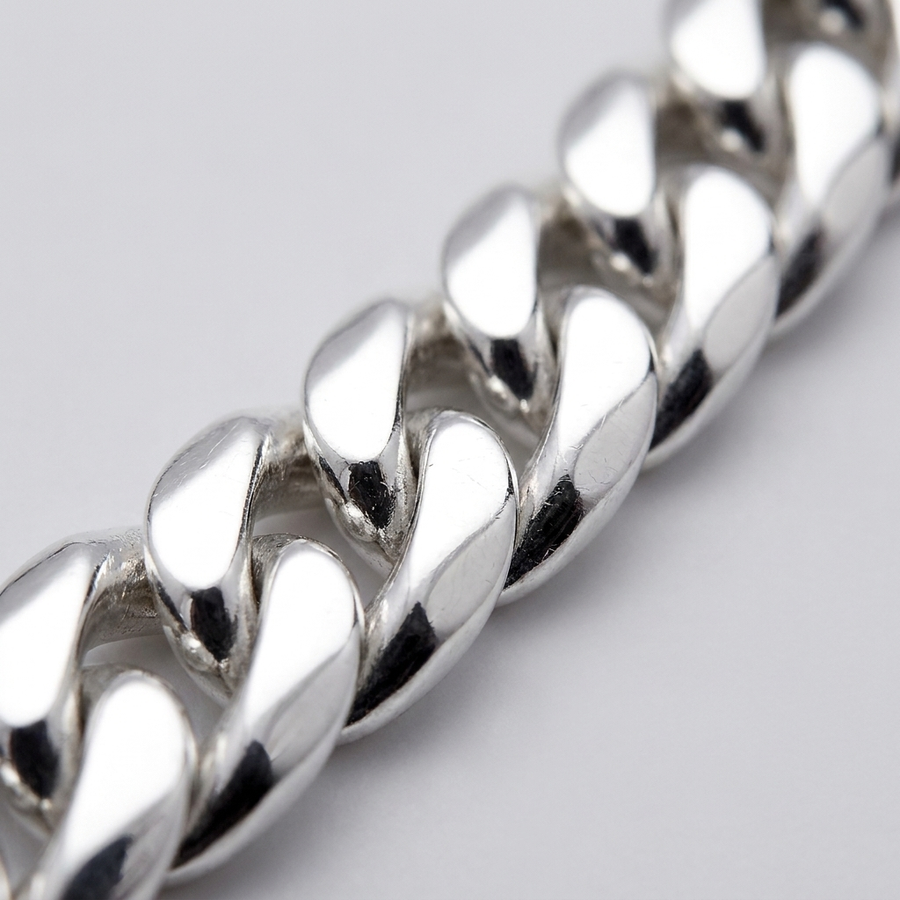 Close-up of the domed Cuban curb links on the Onyx Cuban 5mm bracelet