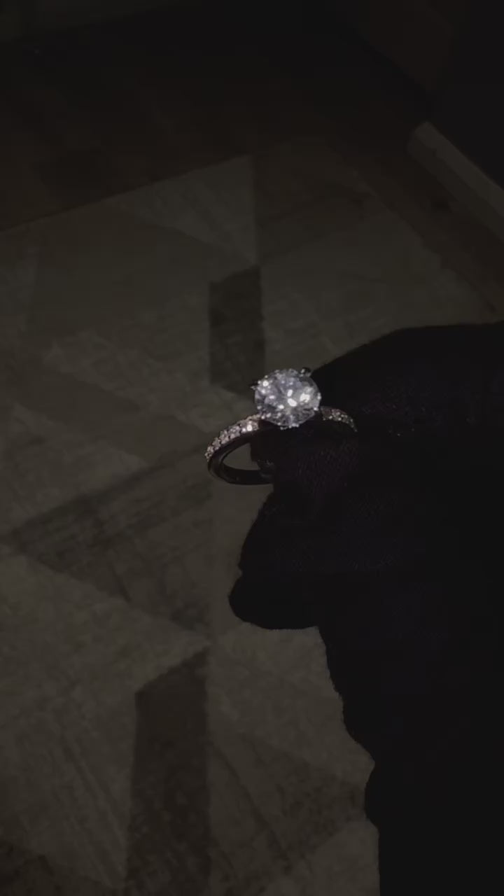 Amara Ring